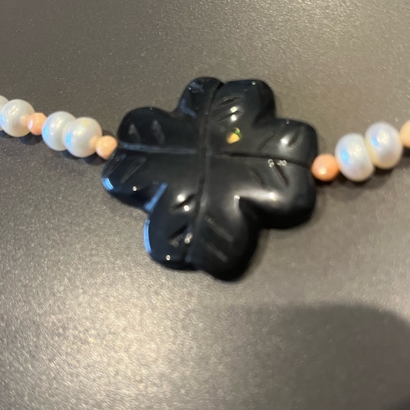 Closing closet make offer. Vintage onyx pearl coral 18 inch necklace - Picture 2 of 6